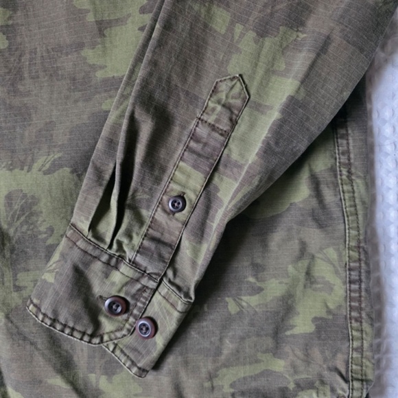 SOLD-Eddie Bauer's Cotton Camouflage Button Up Jacket - Picture 2 of 11